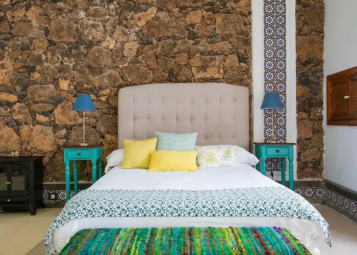 El Charco Hotel 3*