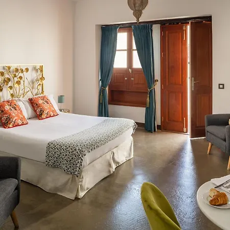 El Charco ホテル 3*