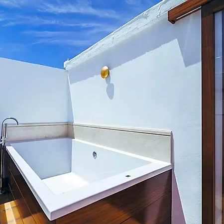 Hotel El Charco 3*