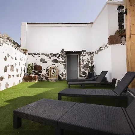 El Charco Hotel 3*