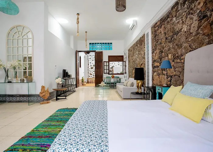 El Charco Hotel 3*