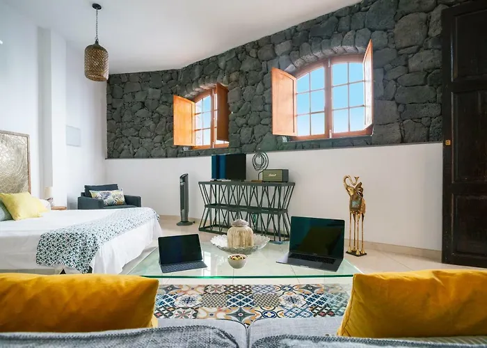 El Charco Hotel 3*
