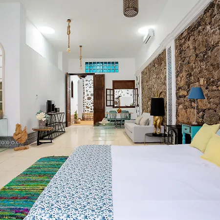 El Charco Hotel 3*